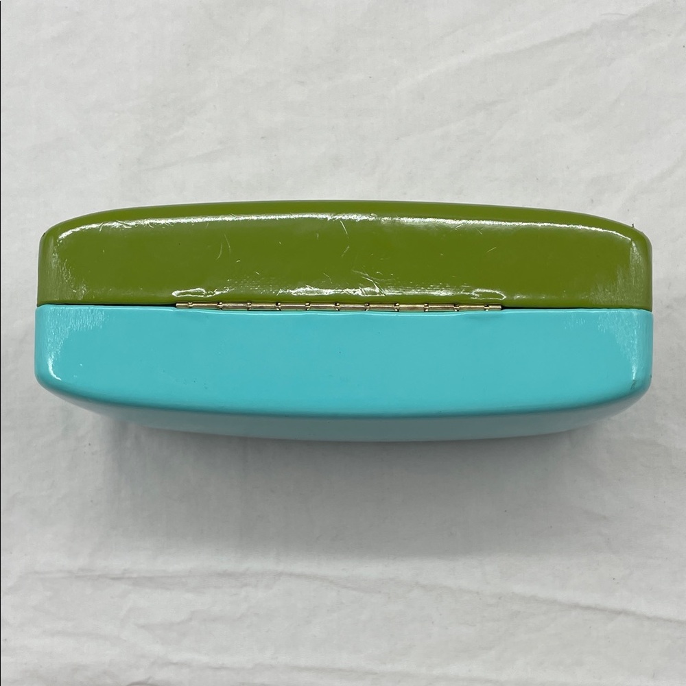 Kate Spade New York Sunglass Case. 6”L x 2.5”W x 2”H. - Picture 3 of 8